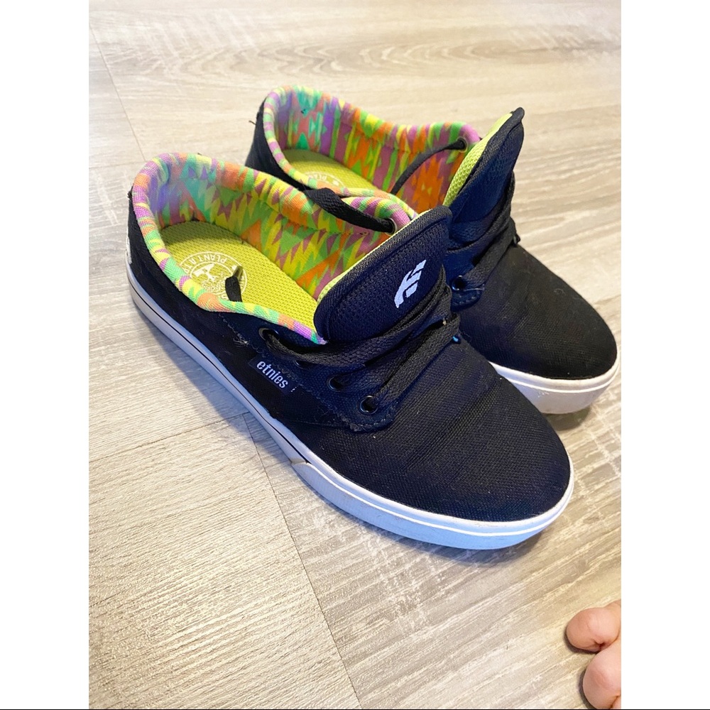 ladies etnies skateboard shoes